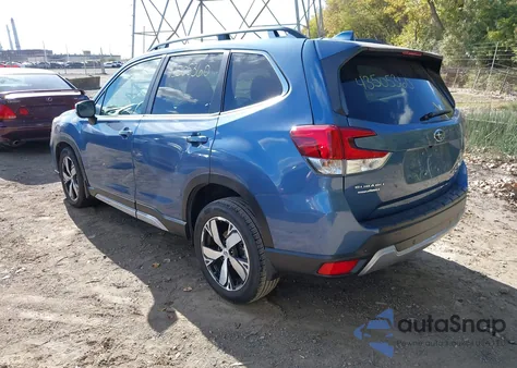 2021 Subaru Forester Touring z USA, uszkodzony, nr VIN JF2SKAXC6MH415499
